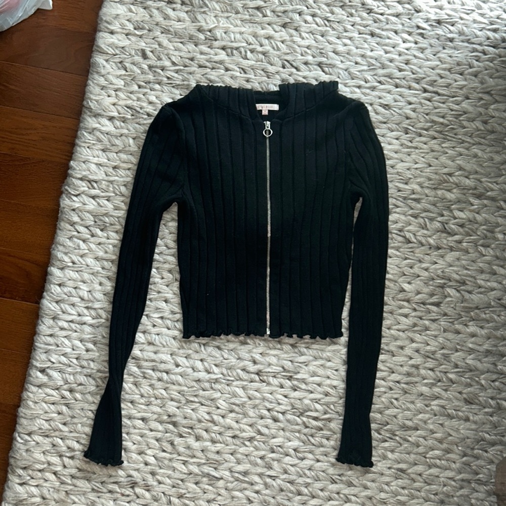 cropped lottie moss black hoodie!